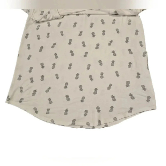 Zoe + Liv, Size XL, Off-White Tee w/Silver Pineapples Print - Picture 4 of 11